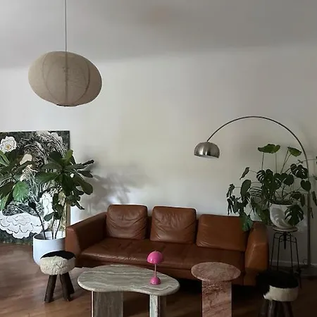 Spacious 3rm Flat Prime Location